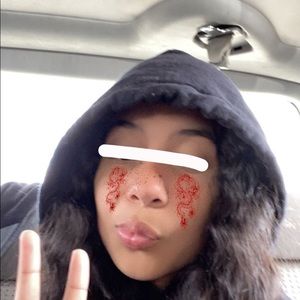 Meet your Posher, Denise